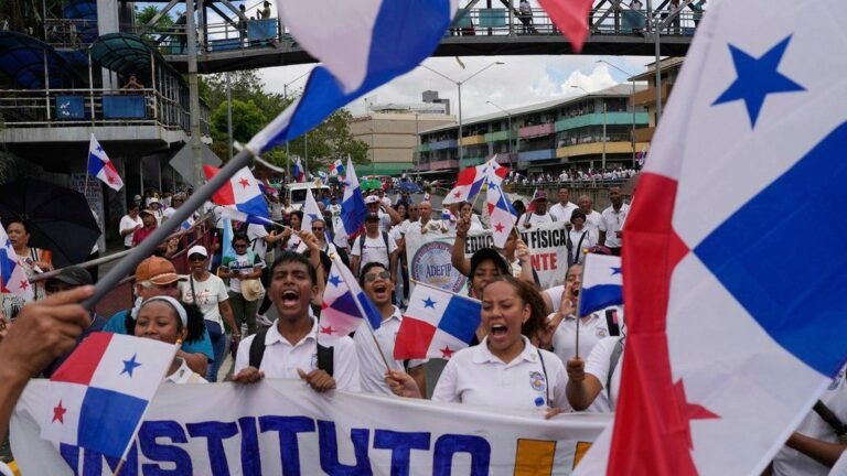 Protestan en Defensa de Soberanía del Canal de Panamá