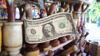 El dólar se vende hoy a “RD$58.95”