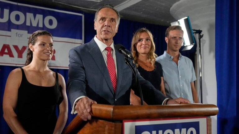 Cuomo Seígirá en la Papeleta Electoral, Según Fuentes