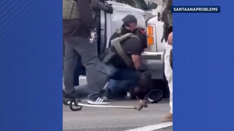 Hijo Veterano de los Marines Ante los Golpes A Su Papá