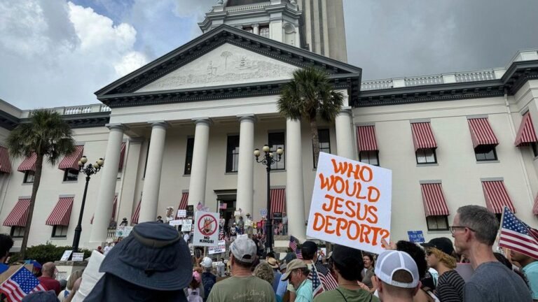 Florida No Puede Aplicar Ley de Inmigración, Según Jueces