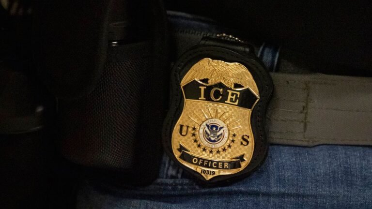 Canadiense detenido por hielo muele baJo custodia en Florida