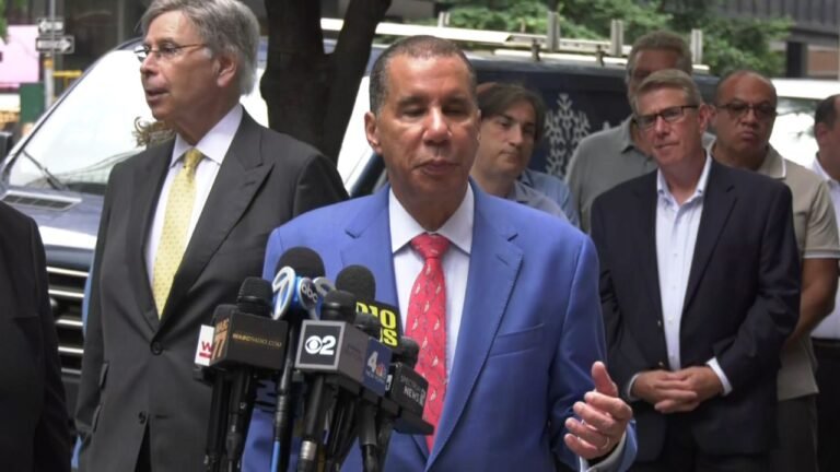 Exgobernador Paterson, Pide Demócratas Unirse Tras Candidato