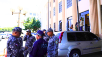 Policías custodian tribunal por caso de Ingrid Jorge y Ángel Martínez – Remolacha