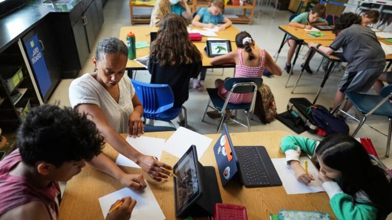 Trump Retiene $ 6 Mil Millones Para Programas de Verano