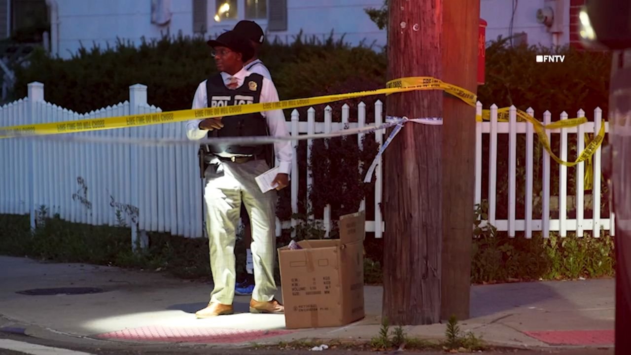 Un Muerto y dos Heridos en Apuñalamiento en Queens