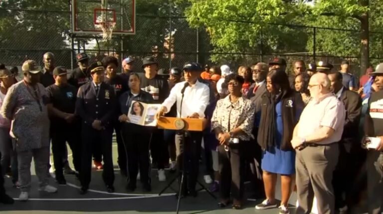 Adams Despliega Mil Policías Adicionales en El Bronx