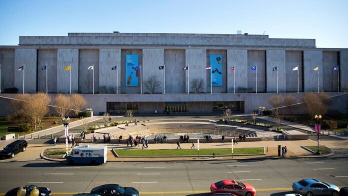 Smithsonian_AP_25213516461071_NAT_0813.jpeg