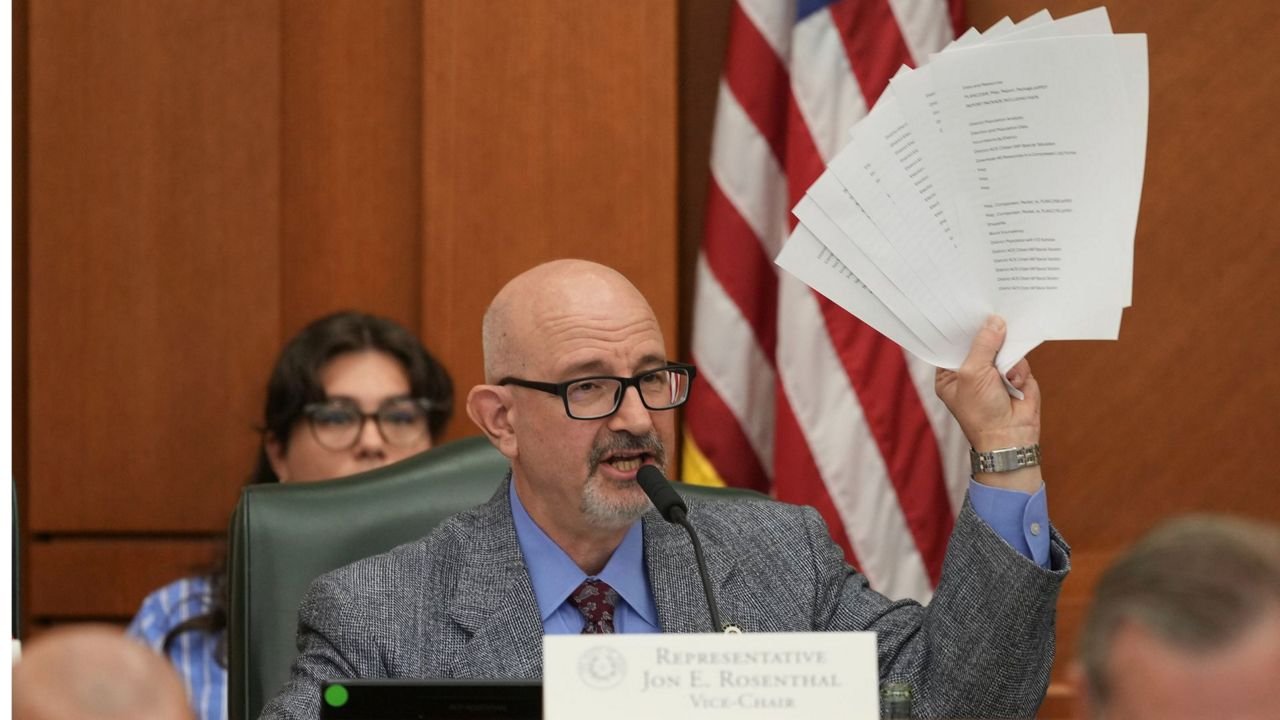 Demócratas de Texas Salen del Estado Para Bloquear Votación