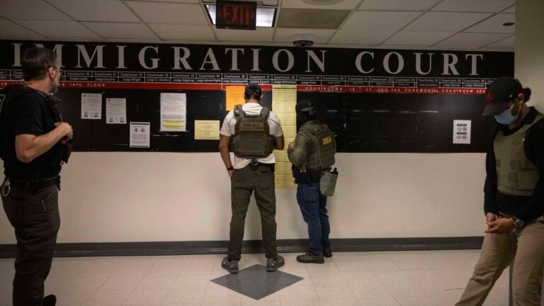 El Interior de los Arrestos en la Corte de Inmigració de NY
