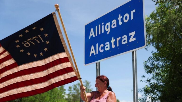 Juez Desestima parte de demanda Sobre ‘Alligator Alctraz’