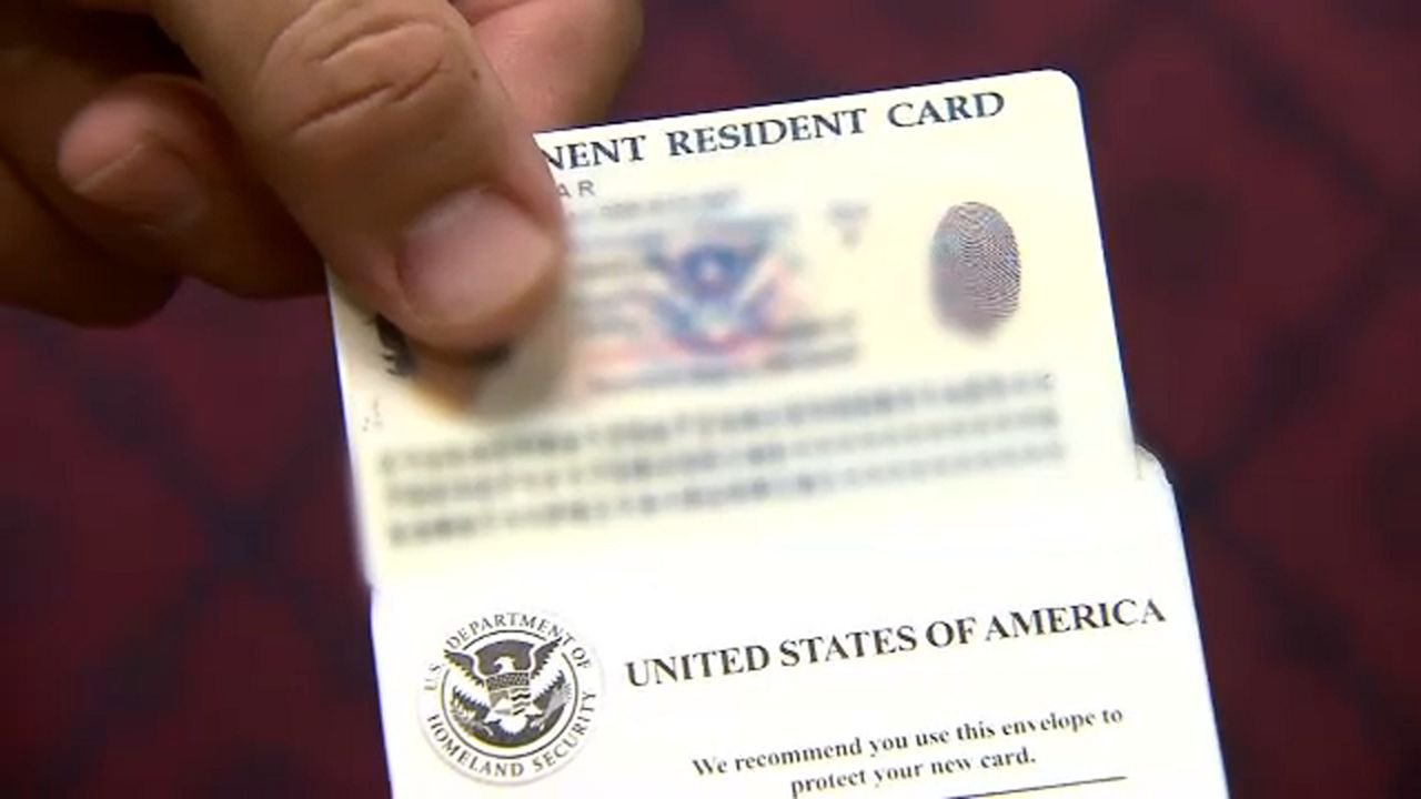 Algunos Inmigrantes Solicitan Residencia Podría Deportación