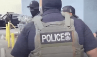 Eliminarán límite de edad para nuevos agentes del ICE