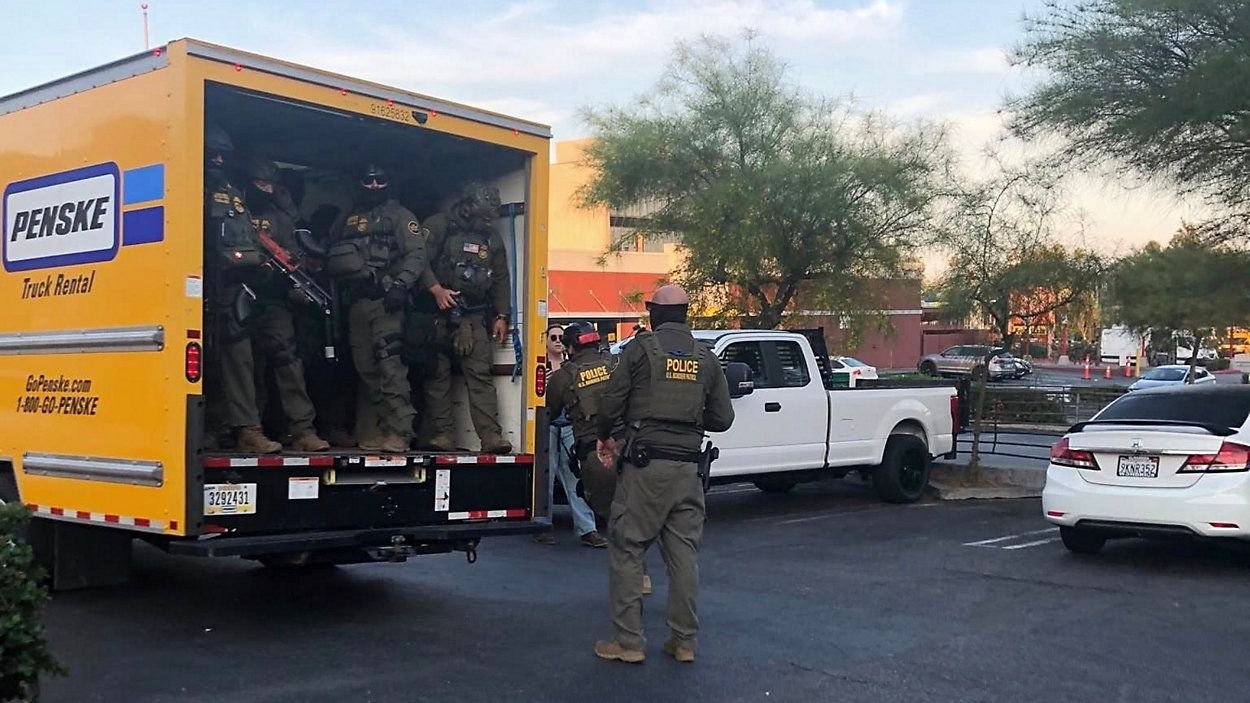Agentes federales se Ocularon en Camión Alquilado Redada