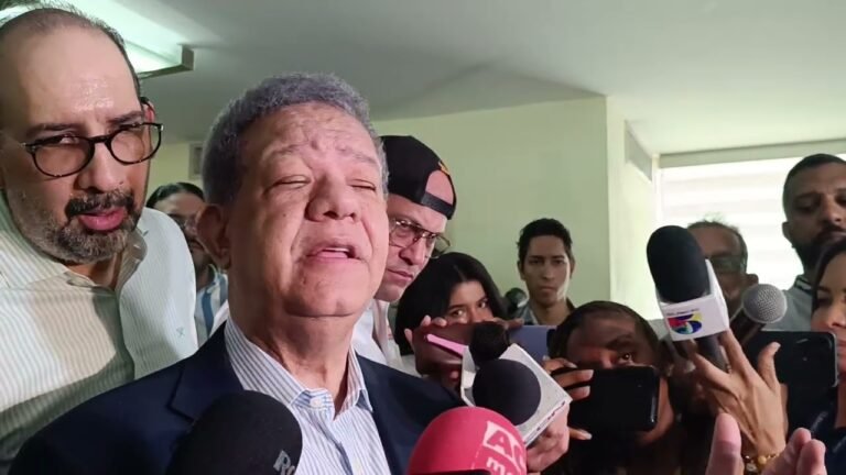 LEONEL FERNÁNDEZ EL GOBIERNO ESTA EN EMERGENCIA NUESTRO PARTIDO ESTA LISTO PA RELEVARLO