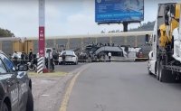 Choque entre tren y autobús deja 10 muertos en México – Remolacha