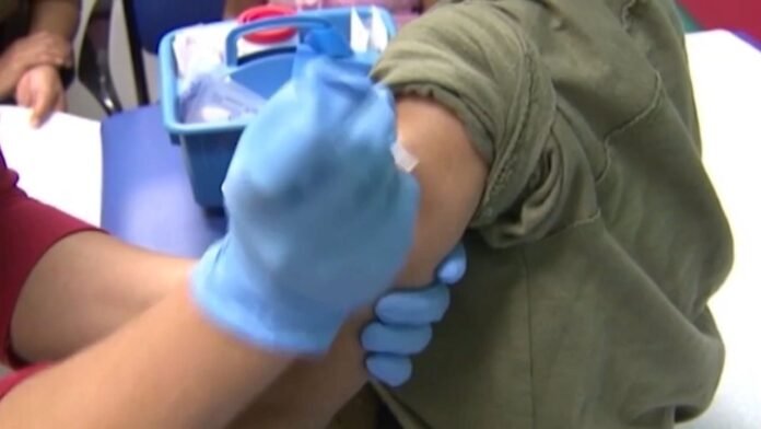 VELEZ_PKG_CLEAN_FL_Vaccine_Mandates_135241493_1039.jpeg