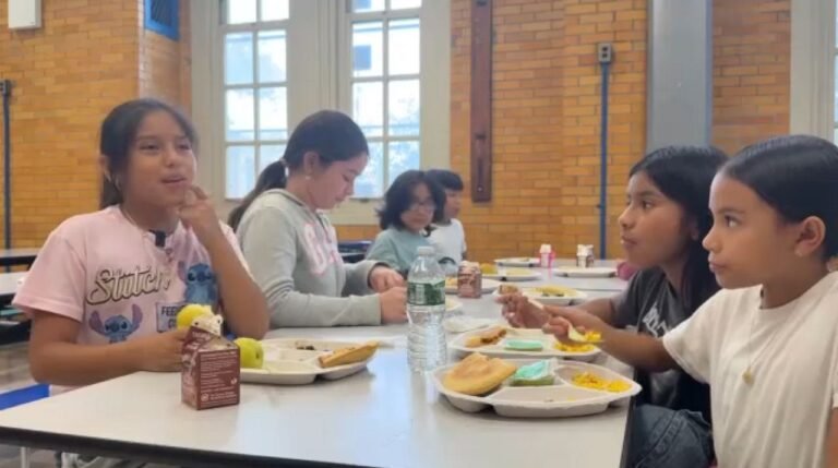 ESCUELAS PUBLICAS HONRAN LA HERENCIA HISPANA EN LA COMIDA