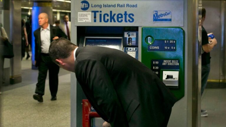 Sindicatos del Lirr Votan par Autorizar Huelga