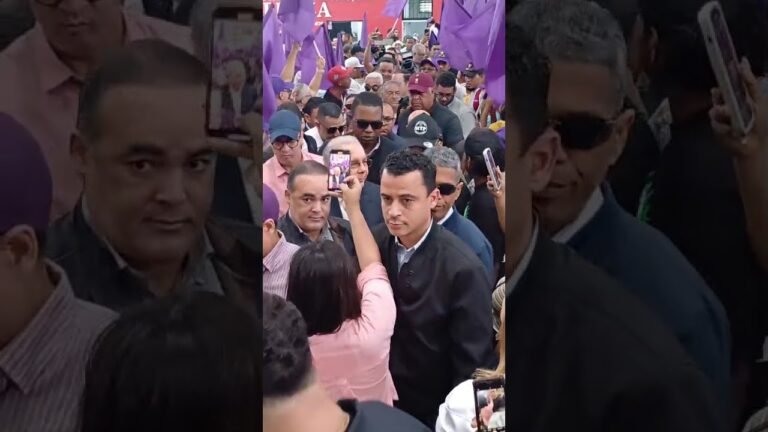 A casa llena reciben a Danilo Medina en Santiago