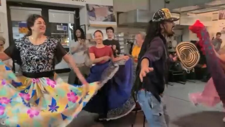 Rueda de Oro, grupo de inmigrantes unidos por la música