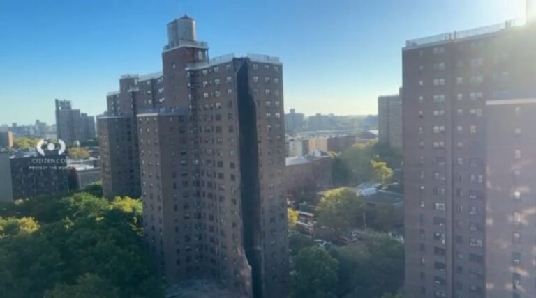 Derrumbe parcial de un edificio de nycha en el bronx