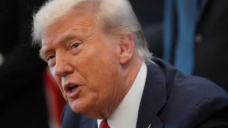 Trump disputa a un negociar con los demócratas