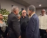 Hipólito ofrece condolencias a Leonel (video) – Remolacha