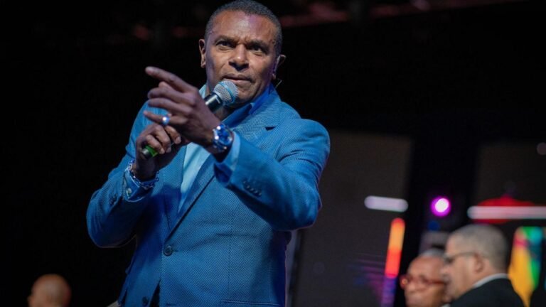 José Alberto ‘El canario’ celebra 50 años de carrera