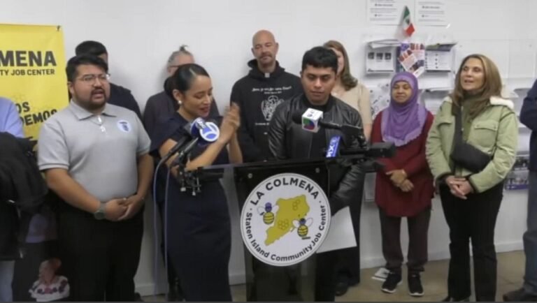 Un soldado denuncia la detención de su padre por ICE