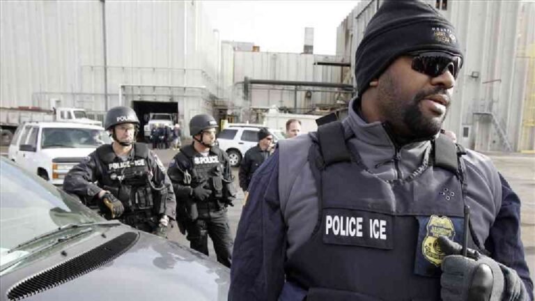 Demanda de inmigrantes multados por permanecer en EEUU