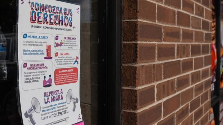 Funcionarios y líderes comunitarios Charlotte