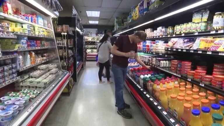 Trump elimina los aranceles a algunos productos agrícolas