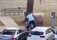 Viral: Hombre desarma a uno de los atacantes en Sídney (video) – Remolacha