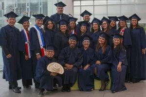Dominicanos se gradúan de técnico en folklore en Panamá – Remolacha