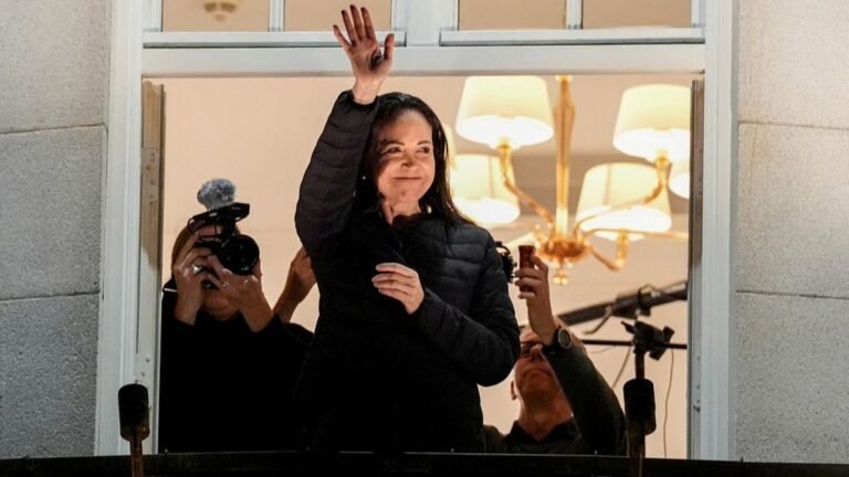 Laureda con el Nobel, María Corina Machado