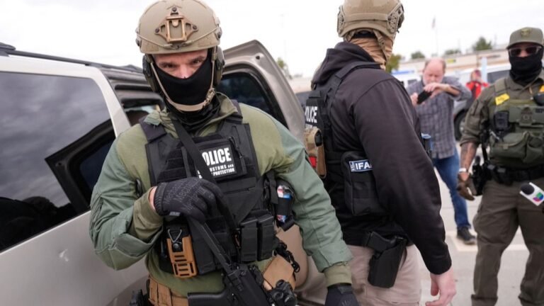 Trabajadores salen corriendo de sitio de construcción