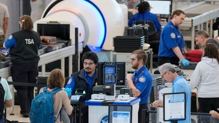 Cooperación entre agencias en deportaciones