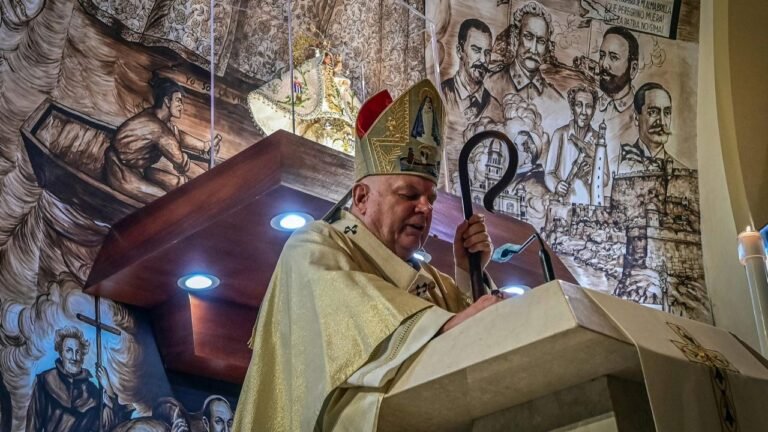 Arzobispo de Miami pide a Trump una tregua deportaciones