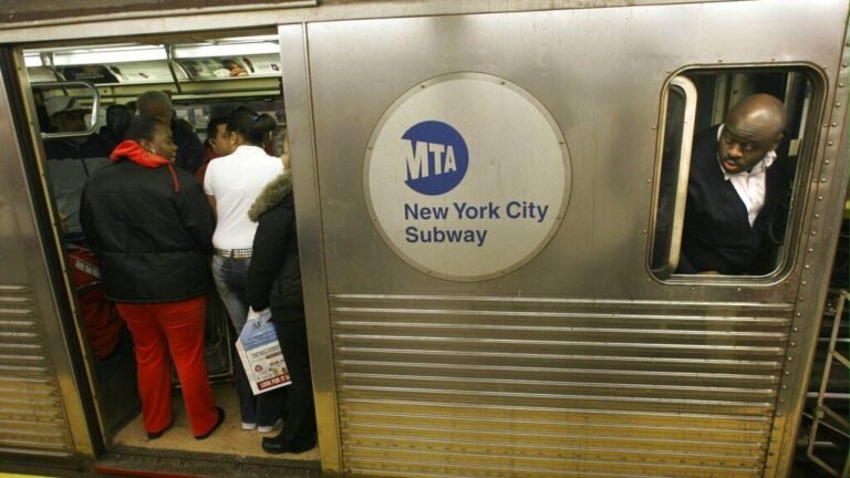 Hochul veta ley que exigía dos tripulantes en el metro
