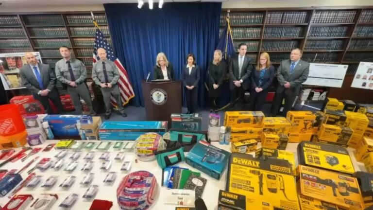 Arrestan a sospechosos de robos en Home Depot