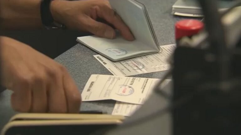 Anuncian más cambios al programa de visas H-1B