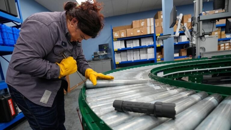 La lenta contratación cierra un año frustrante