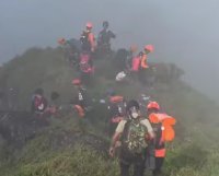 Hallan restos de la aeronave desaparecida en Indonesia – Remolacha