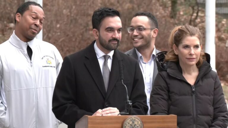 Mamdani propone ampliar acceso a baños públicos