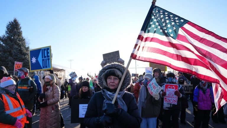 Dudan de versión de ICE sobre fractura craneal de migrante