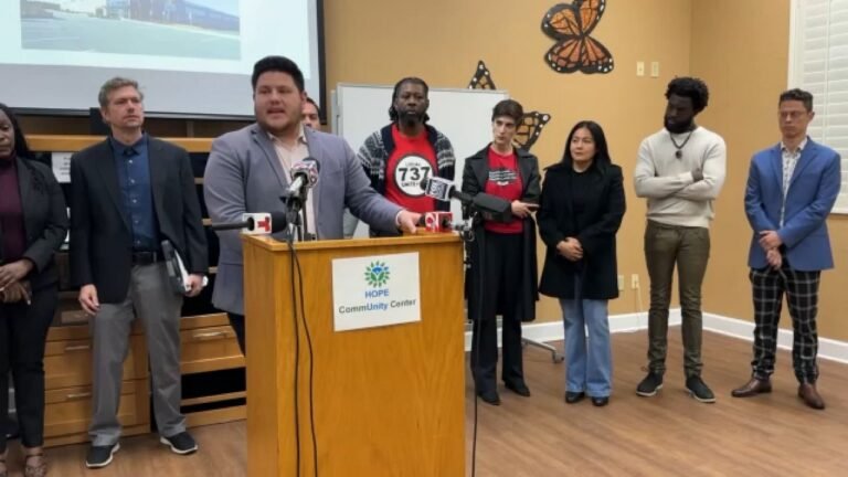 Evalúan posible centro de detención migratoria en Orlando