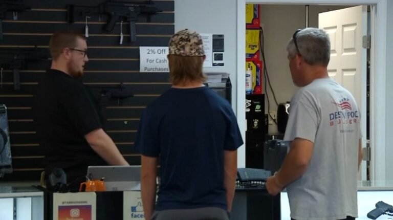 Buscan reducir la edad mínima para adquirir armas