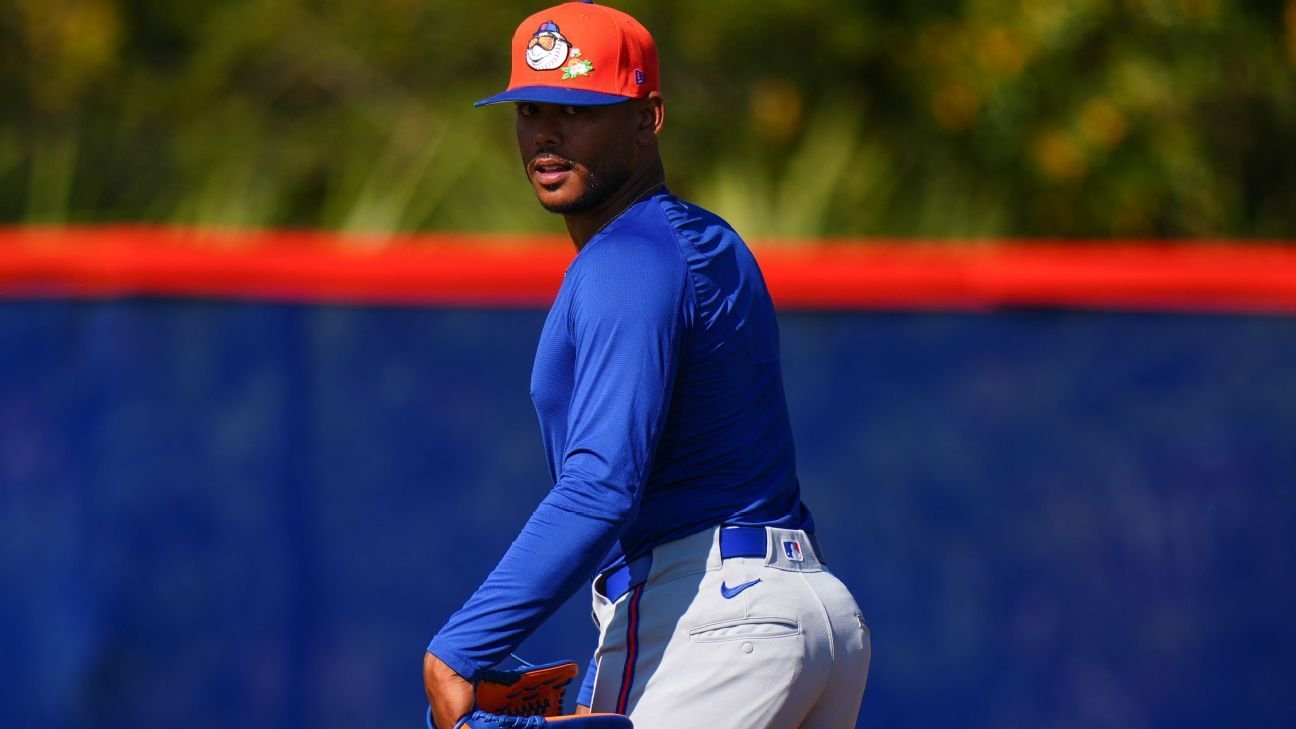 El derecho de los Mets, Freddy Peralta, abrirá el primer partido del 26 de marzo contra los Piratas