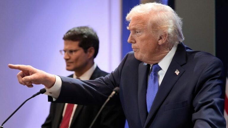 Trump firma orden para imponer un nuevo arancel global